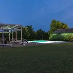 Tatil Evi Residenza La Canonica Relais - Historic & Pool *