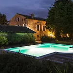 Tatil Evi Residenza La Canonica Relais - Historic & Pool Novilara